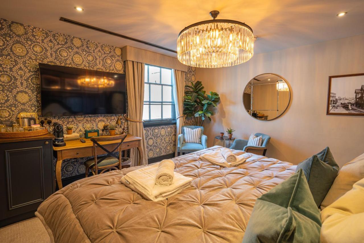 Salisbury Arms Hotel Hertford Eksteriør billede