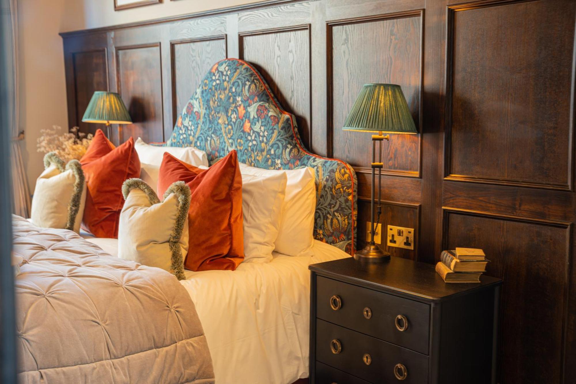 Salisbury Arms Hotel Hertford Eksteriør billede