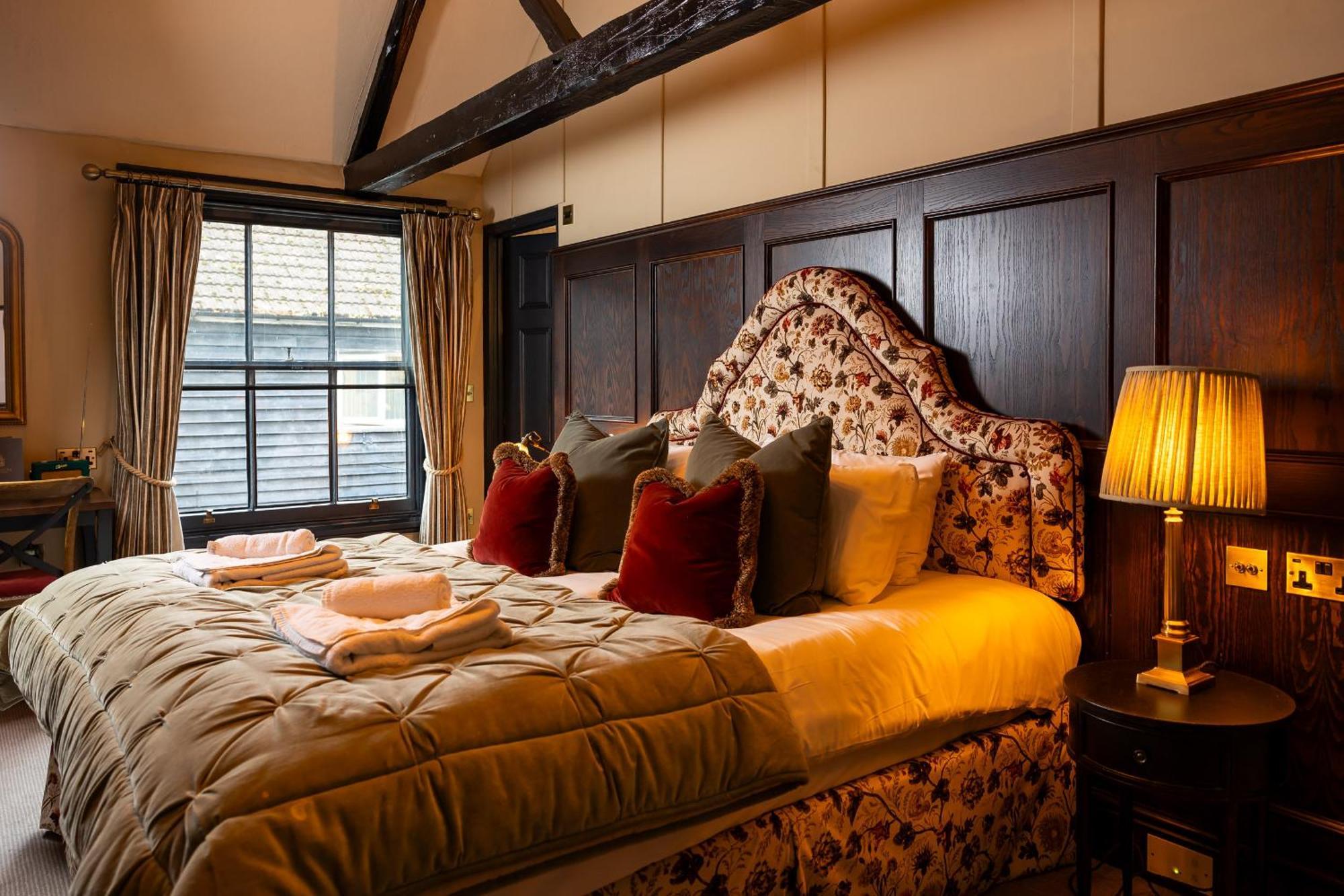 Salisbury Arms Hotel Hertford Eksteriør billede